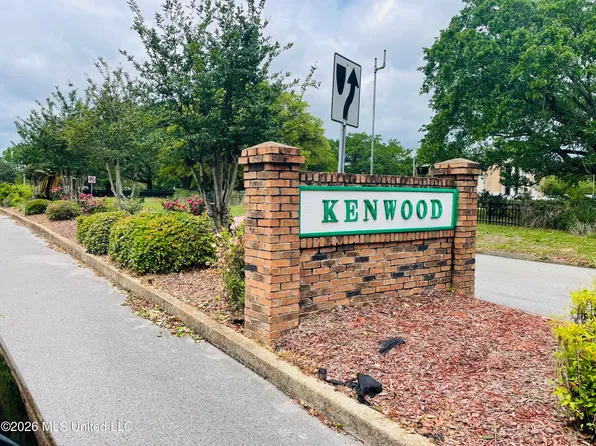 12263 Kencrest Dr, Gulfport, MS 39503