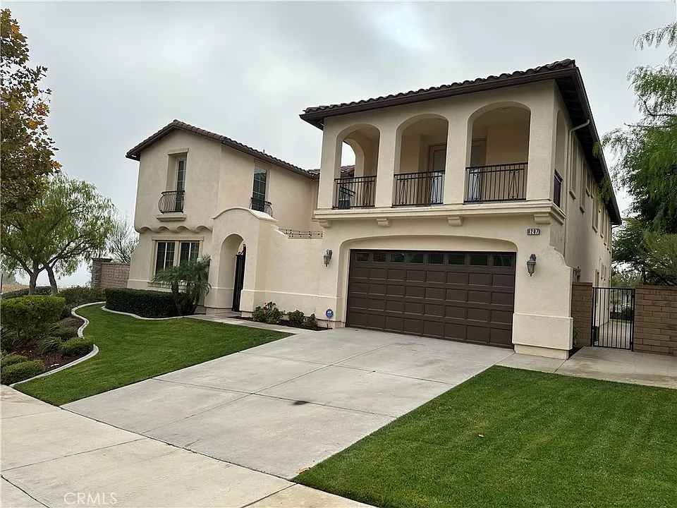 8287 Soft Winds Dr