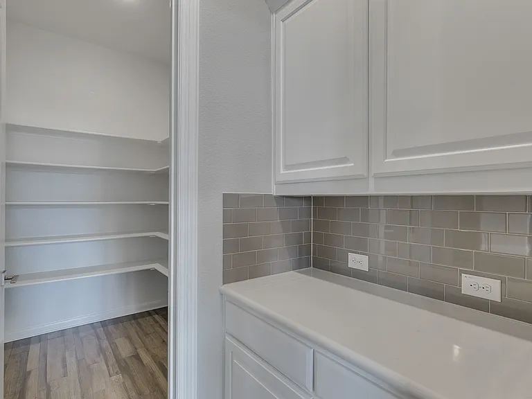 708 Blueberry Way — Photo 15