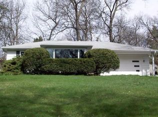 108 Oakwood Ave, Newton, IA 50208