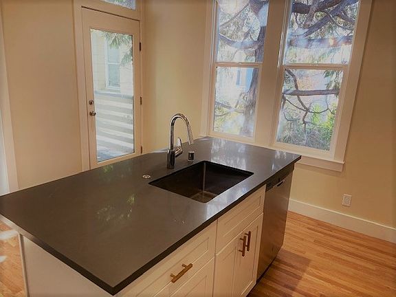 4th image of 349 29th St #353C