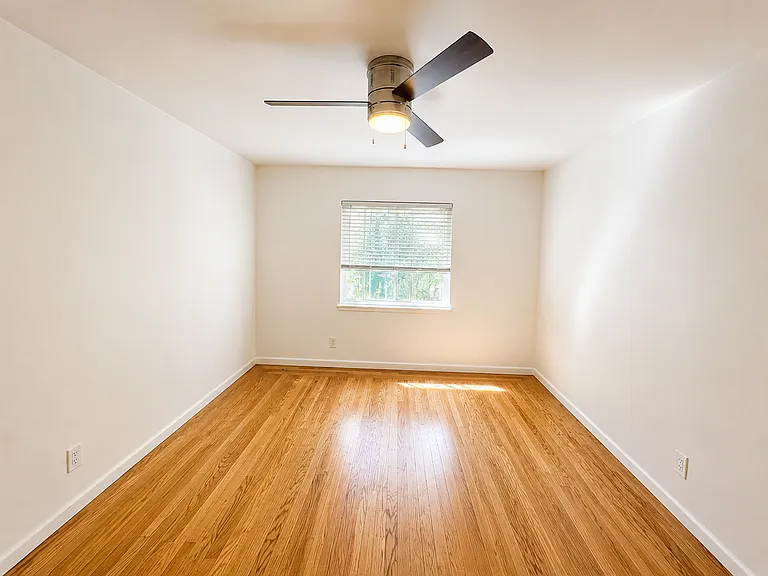 2125 Santa Clara Ave #C — Photo 15