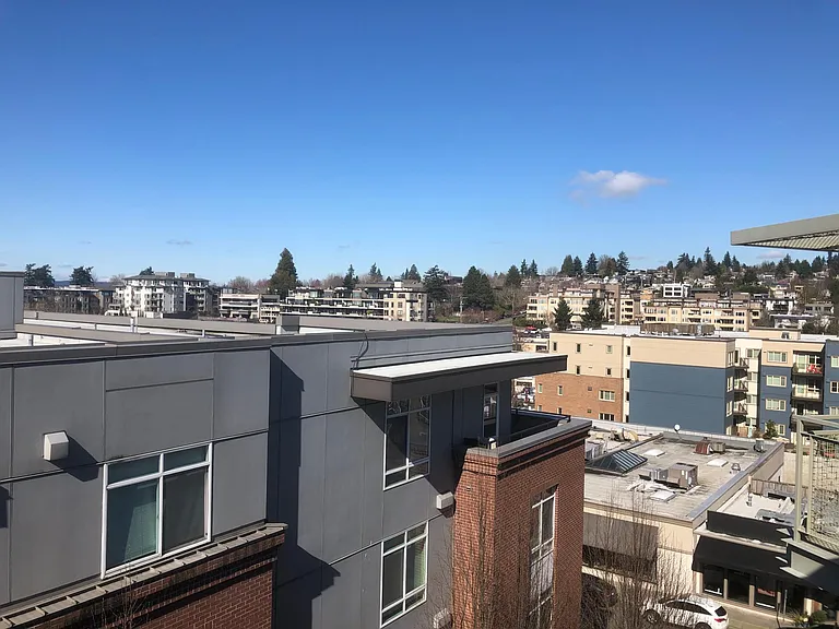 Kirkland Ave — Photo 11
