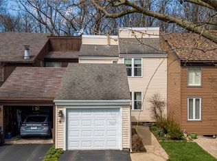 6 Tilegate Gln, Fairport, NY 14450