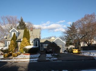29 Ambrose St, Somerset, NJ