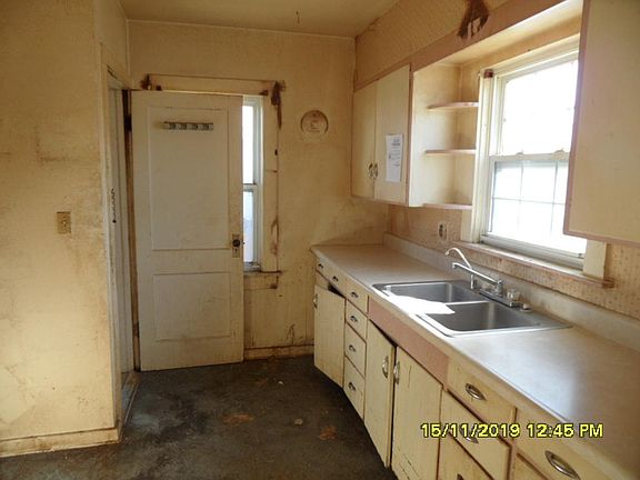 3rd image of 508 Tyson St