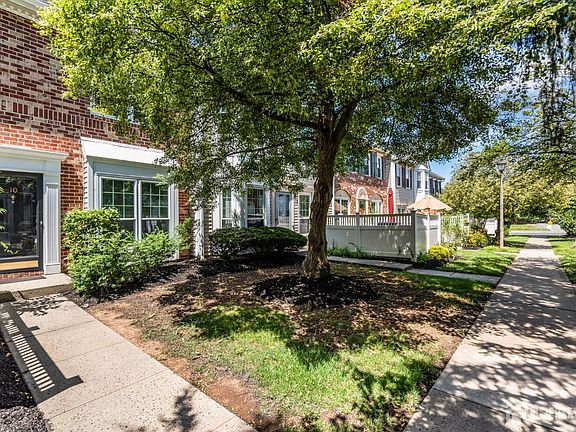3rd image of 10 Brighton Way