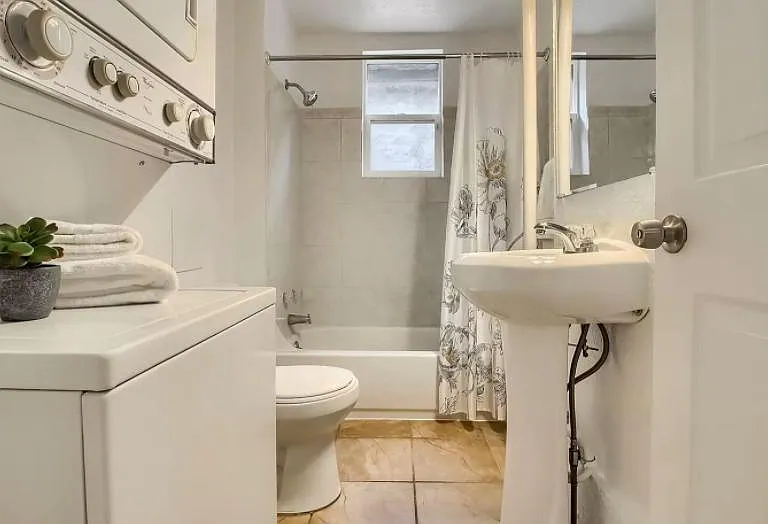 3451 N Downing St — Photo 9