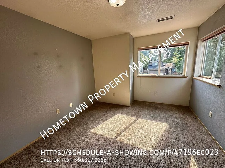 1803 Pear St NE — Photo 7