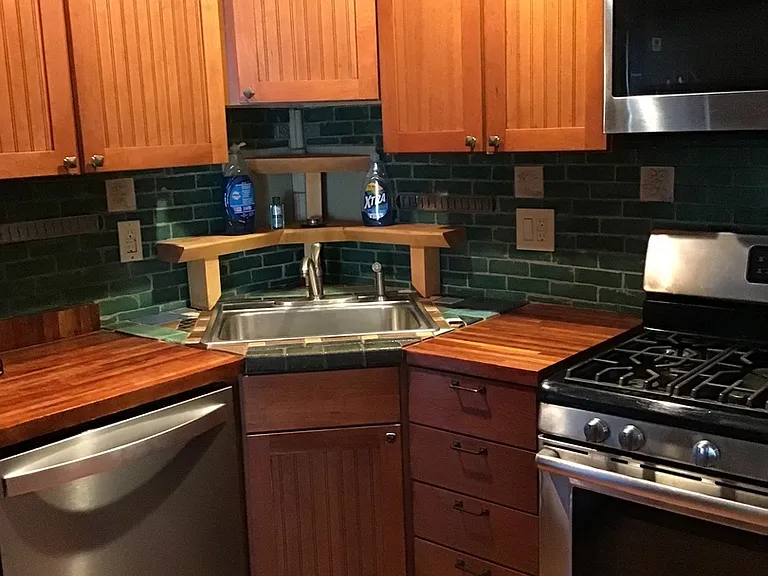 205 Fuller St — Photo 3
