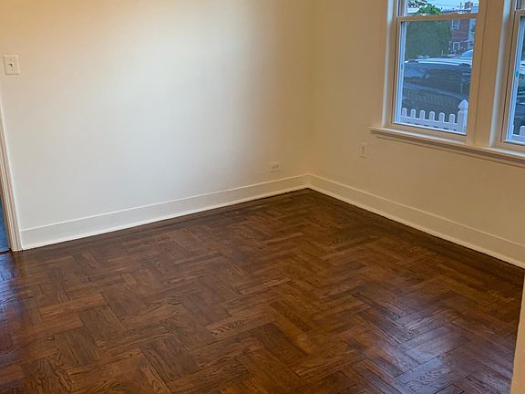 3rd image of 2915 Lawton Ave