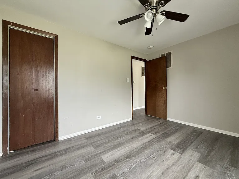 4158 W 90th Pl — Photo 8