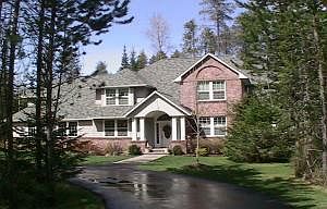 2817 (2683) E. St. James Ave