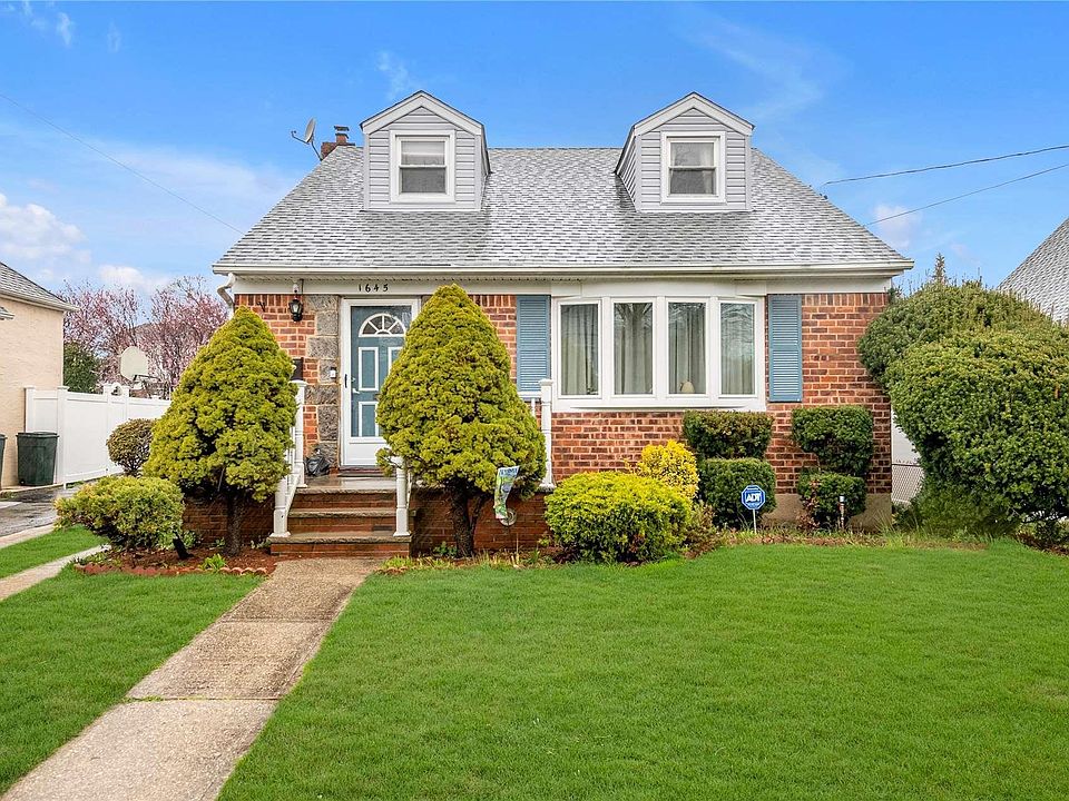 1st image of 1645 Aladdin Avenue