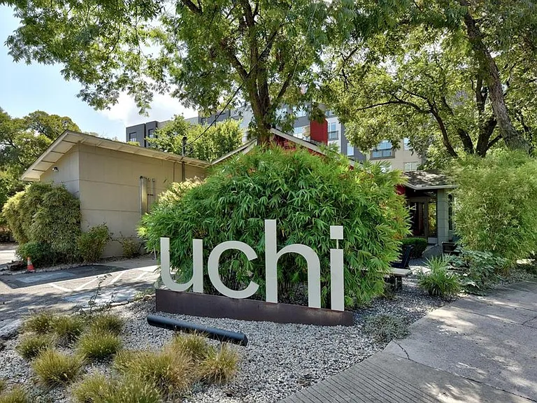 2200 Dickson Dr #218 — Photo 34