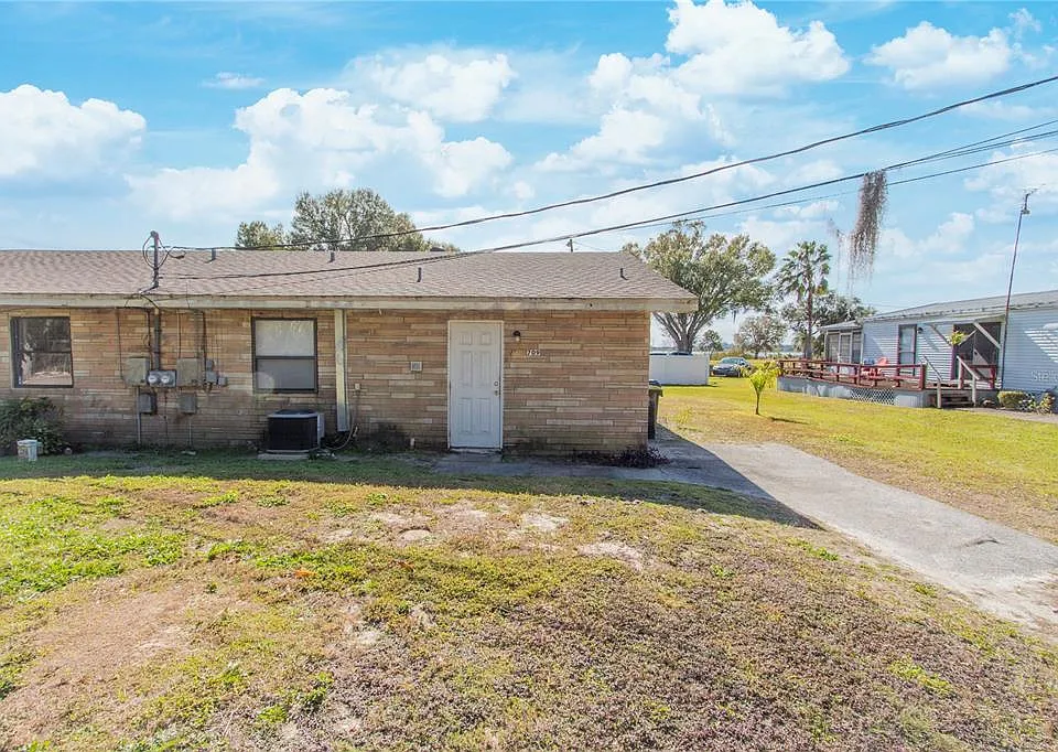 709 Mosley Rd