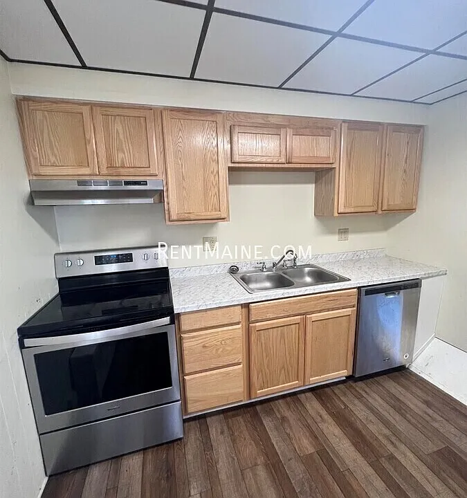 79 4th St #3