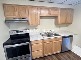 79 4th St, Bangor, ME
