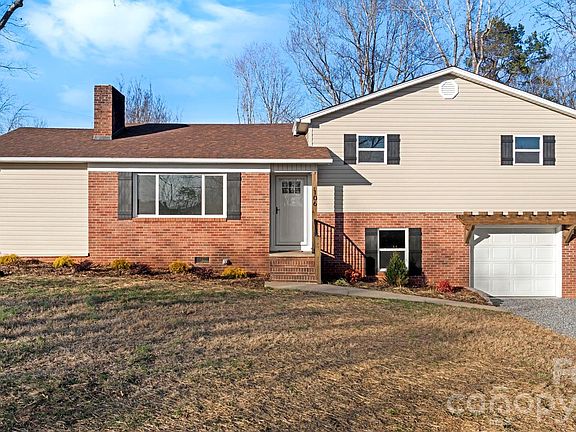 2nd image of 106 Royalwood Dr