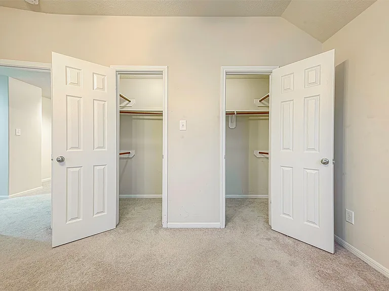 6352 Austinville Dr — Photo 27
