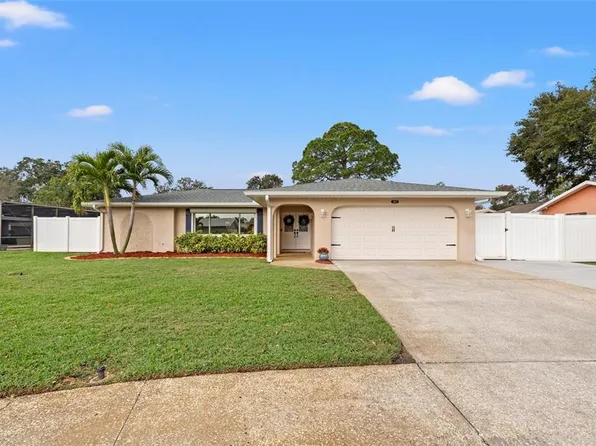 9124 135th St, Seminole, FL 33776