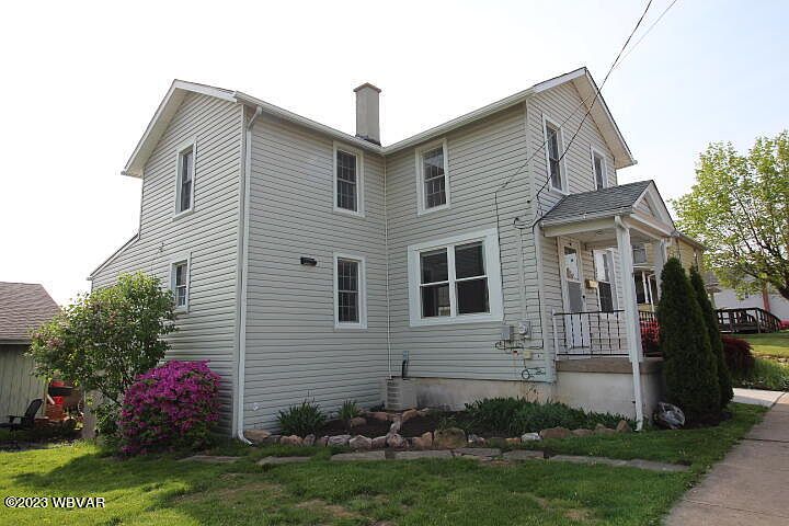 1st image of 906 Sherman St