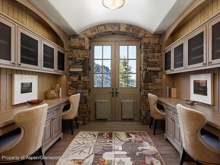 465 Thunderbowl Ln — Photo 37
