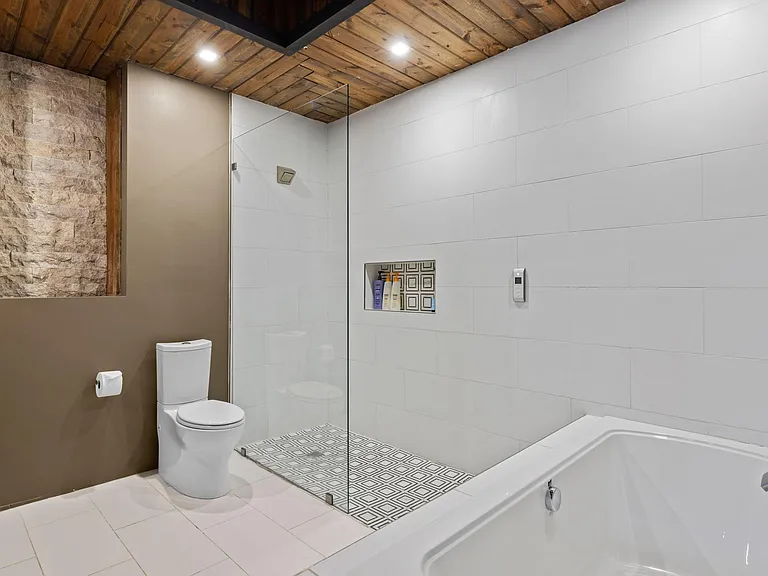 703 N 13th St #307 — Photo 33