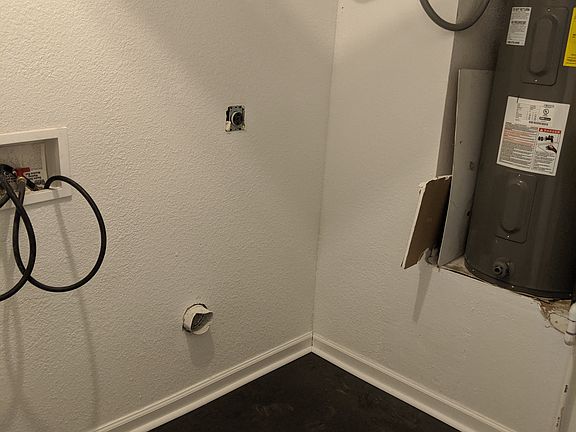 4th image of 4449 Spruce Ave
