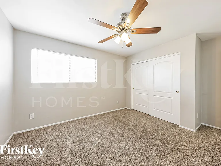 19806 N 47th Ave — Photo 16