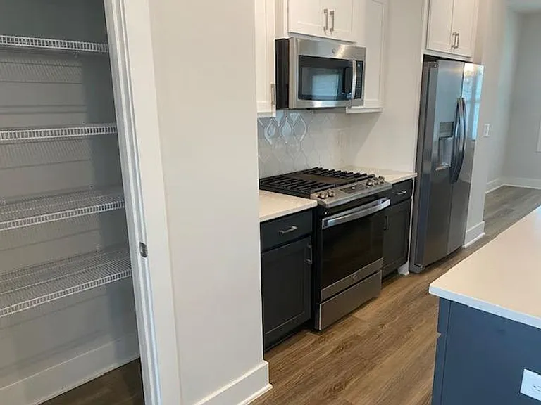 686 Vine Pkwy — Photo 11