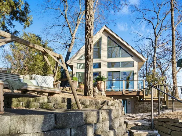 W287N8263 Dobbertin ROAD, Hartland, WI 53029