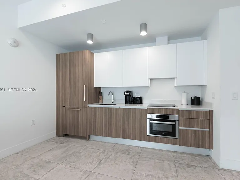 239 SW 9th St #2103 — Photo 8