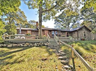 385 Quissett Ave, Falmouth, MA 02540