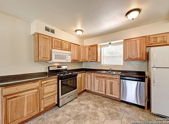5th image of 4510 Diamondhead Dr