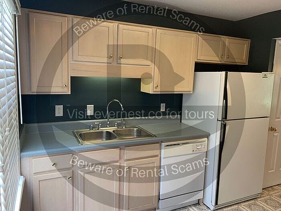 3rd image of 4748 Cheshire Cir