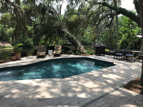 3rd image of 35 S Sea Pines Dr