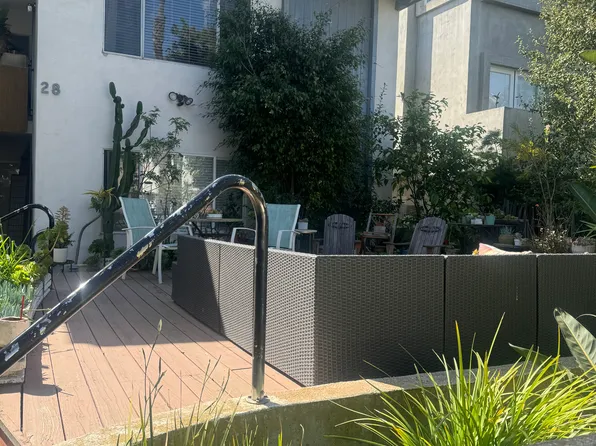 28 Eastwind St APT 2, Marina Del Rey, CA 90292