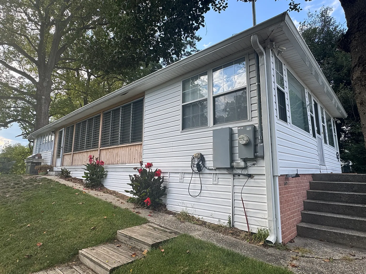 2 bed, 1.5 bath, 812 sqft, $3,500 — Photo 2