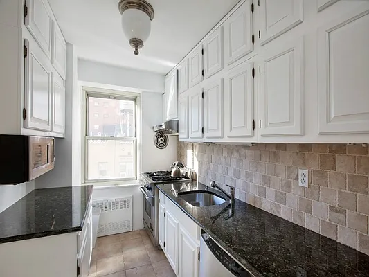 Sold by Sotheby's International Realty | media 15