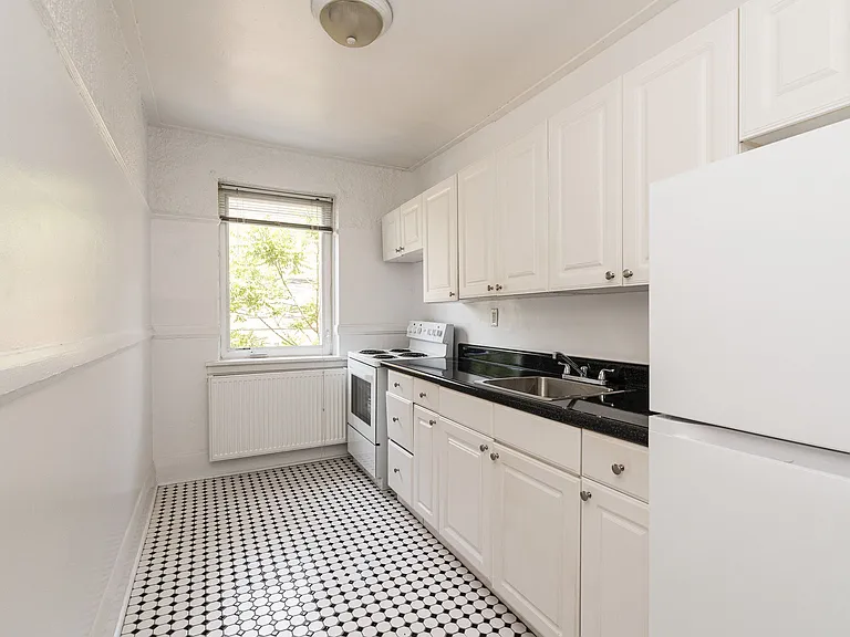 100 Vaughan Rd #50112A-13 — Photo 2
