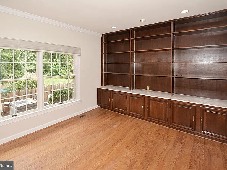 10190 Akhtamar Dr — Photo 21