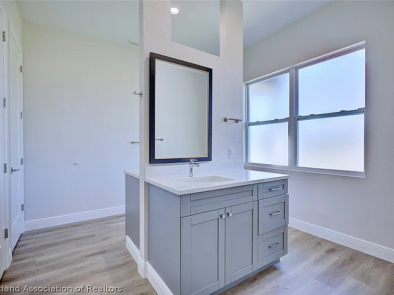 6416 Concord Dr — Photo 25