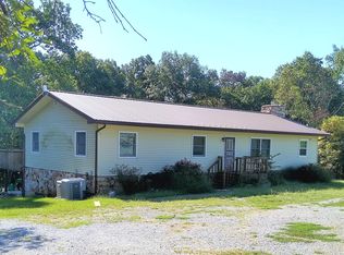 675 Reevesville Rd, Grantsburg, IL 62943