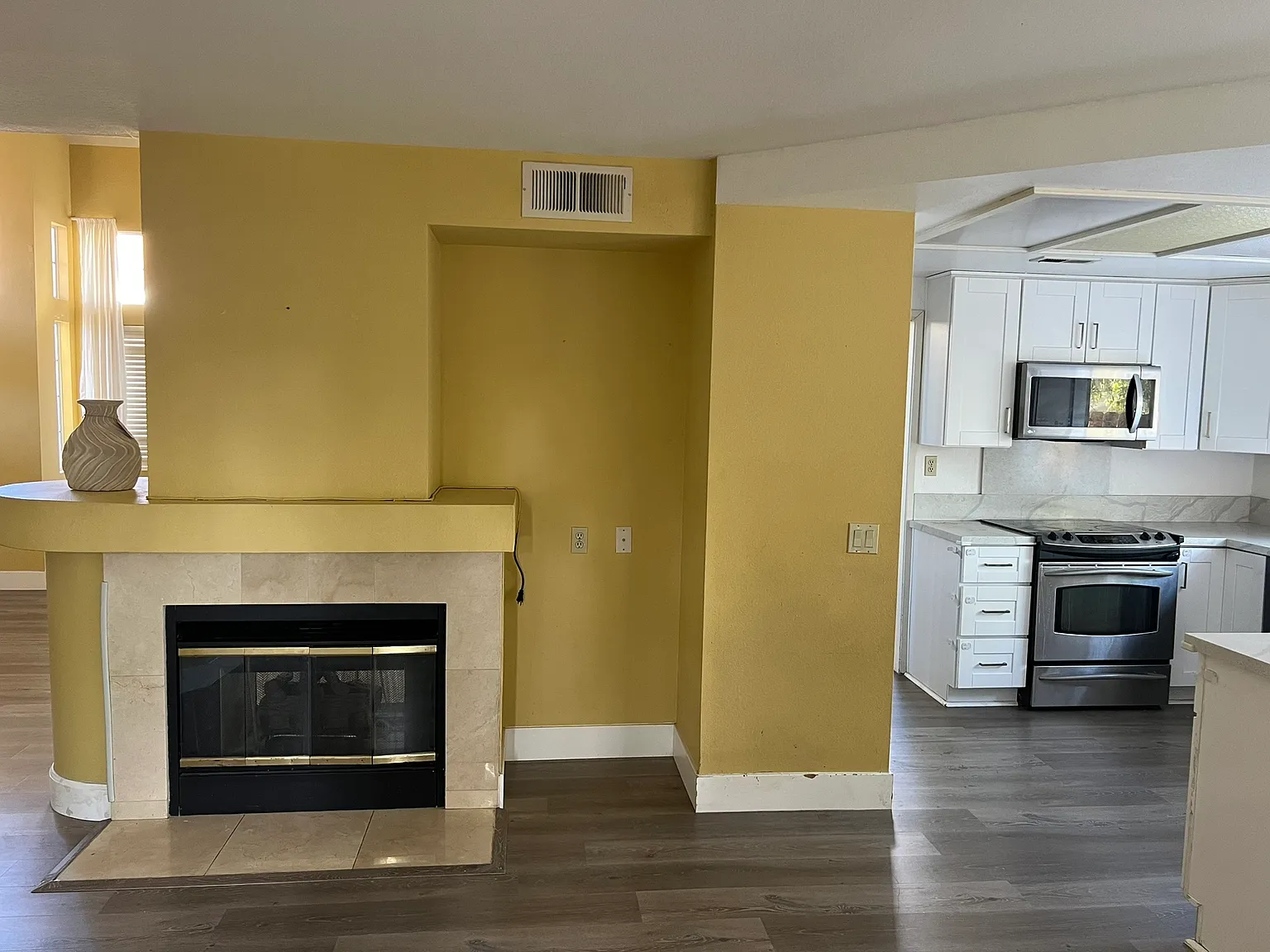 4 bed, 1843 sqft, $4,950 — Photo 3