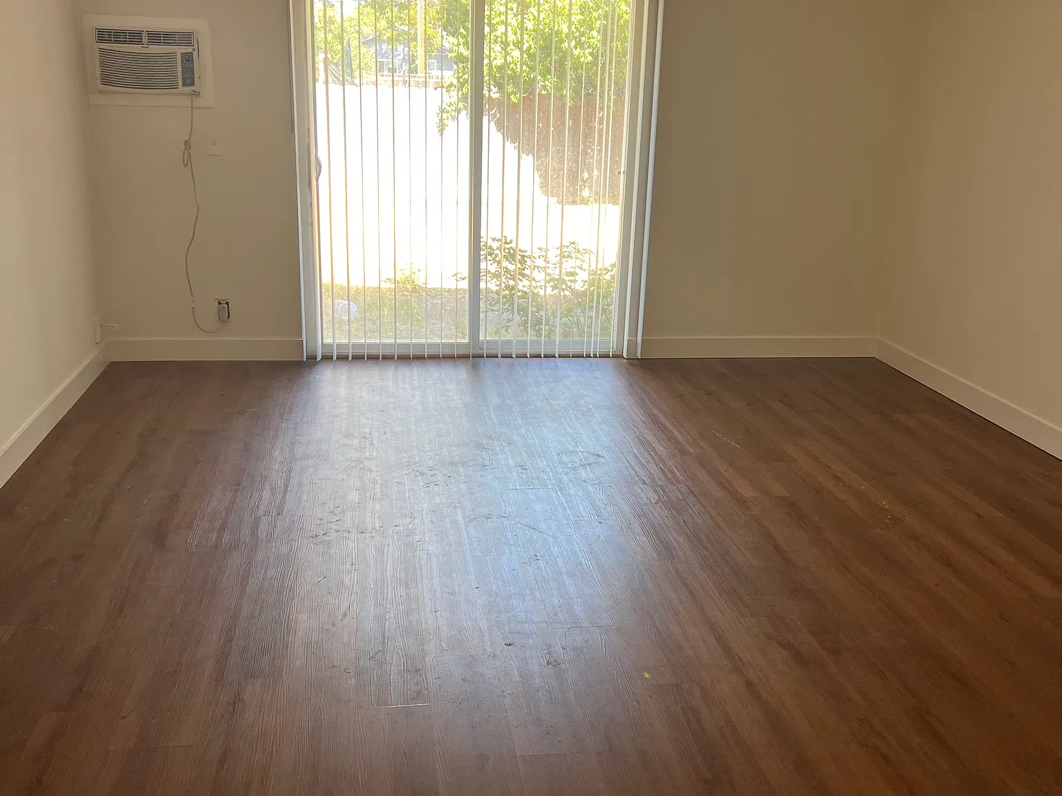 3 bed, 1152 sqft, $1,925 — Photo 3