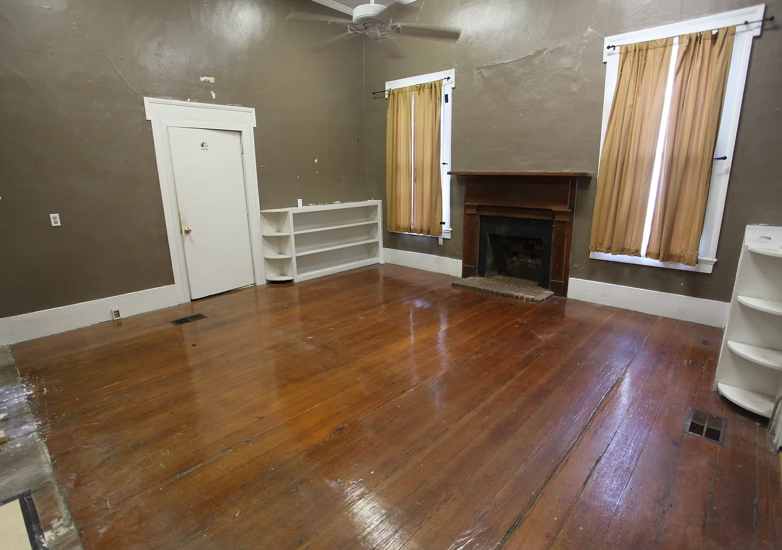 8 Bedroom/4 Bath House Available Fall 2027! — Photo 4