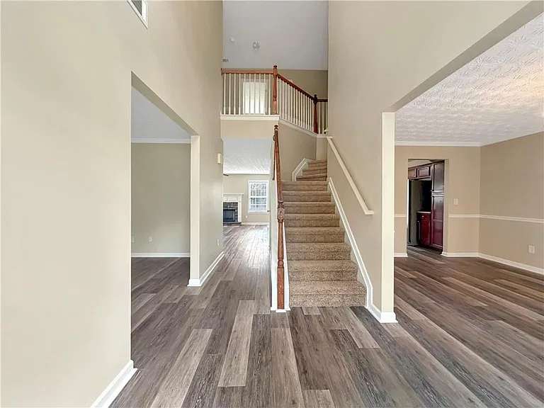 1210 Skylar Ridge Cir — Photo 2