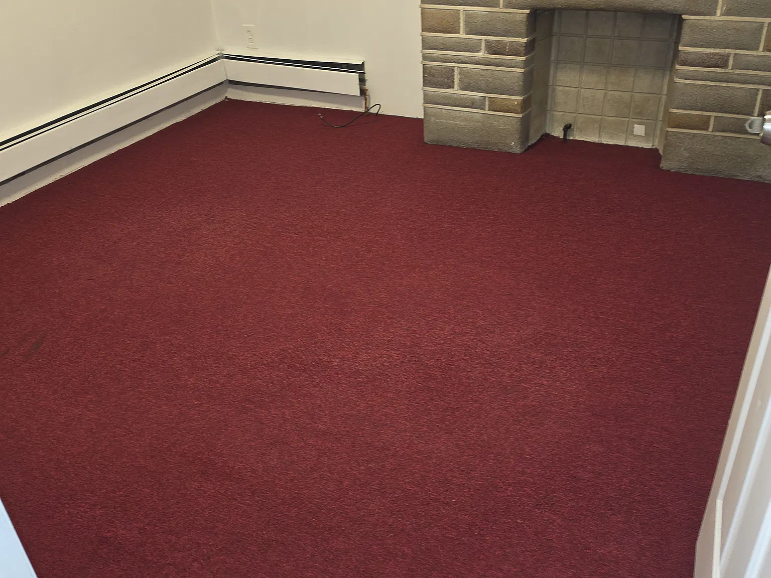 3 bed, 700 sqft, $1,800 — Photo 2