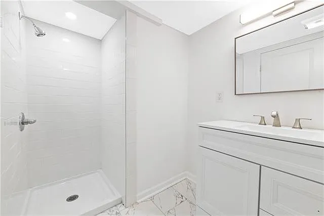 2340 Broadway St — Photo 26